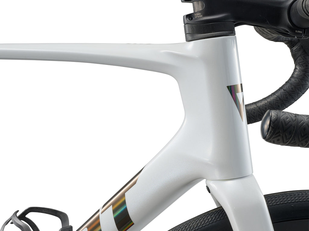 Defy Advanced Pro 1