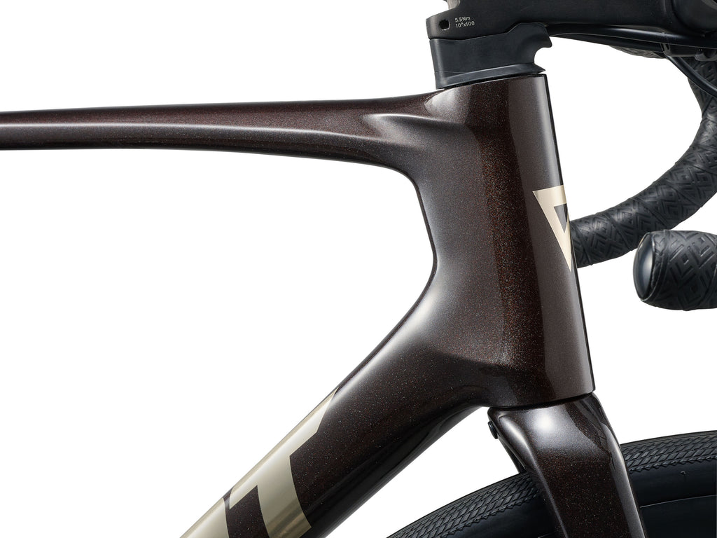 Defy Advanced 1